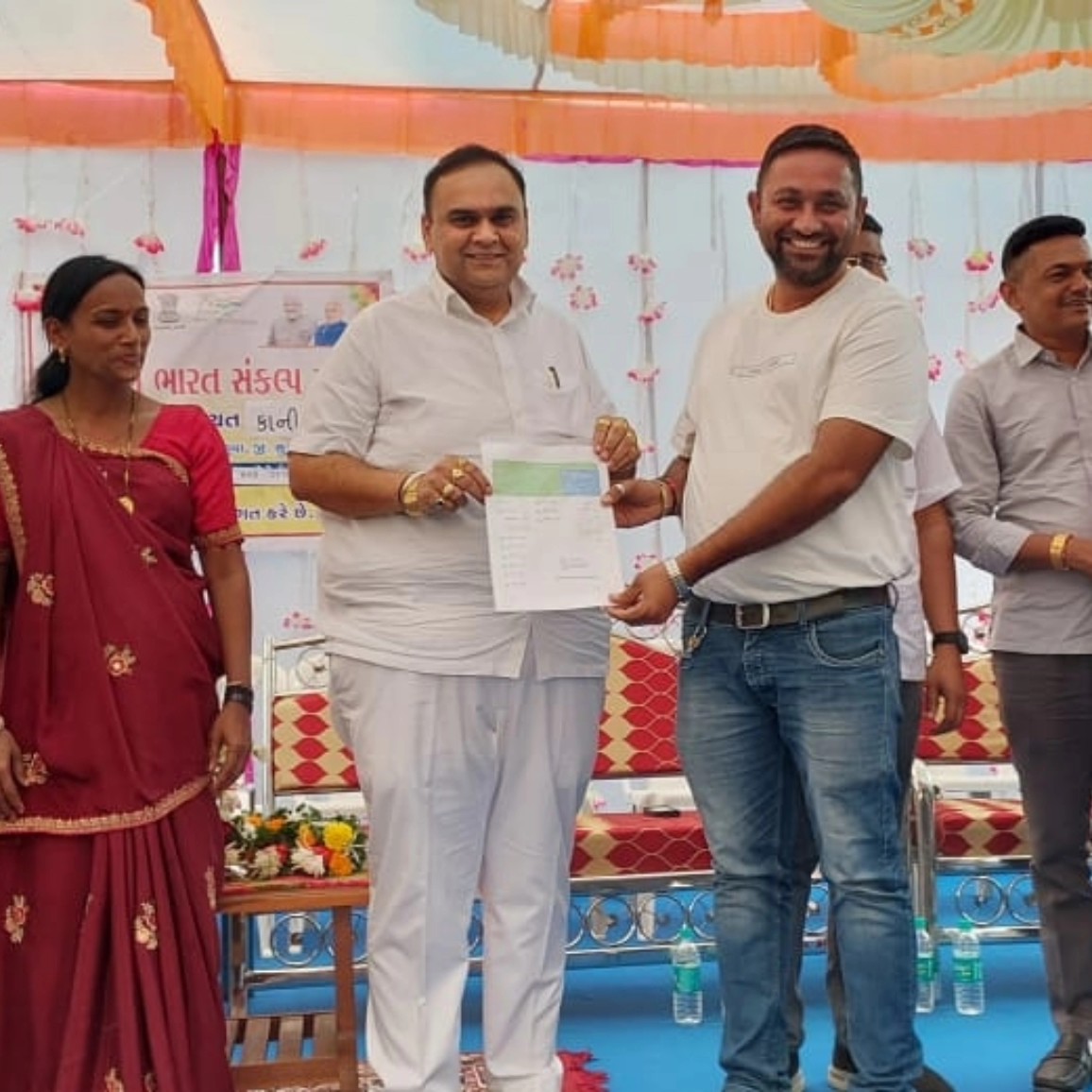 તા.૧૪/૧૨/૨૦૨૩ ના રોજ વિકસિત ભારત સંકલ્પ યાત્રા સુરત જિલ્લાના મહુવા તાલુકાના કાની ગામે રાખવામાં આવી.